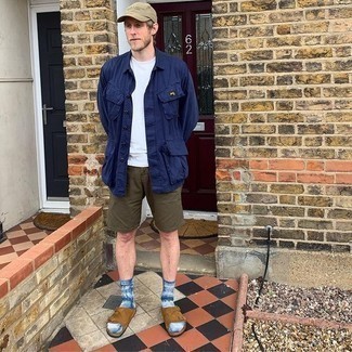 Как носить шорты с сандалиями мужчине