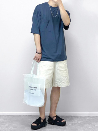 Как носить шорты с сандалиями мужчине