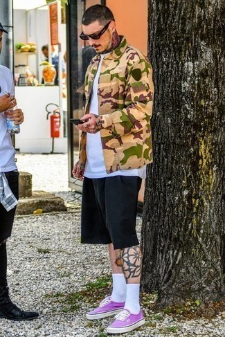 Как носить шорты с курткой-рубашкой мужчине