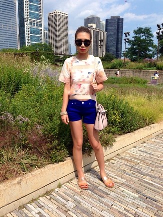 Как носить шорты с блузой с коротким рукавом