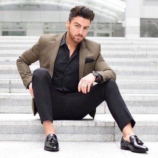 С чем носить шелковую классическую рубашку мужчине