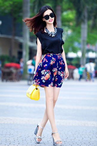 С чем носить шелковый топ без рукавов