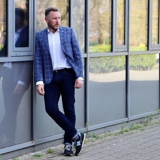 Какие пиджаки носить с серебряными кроссовками мужчине