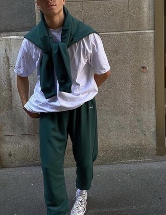 С чем носить серебряные кроссовки мужчине