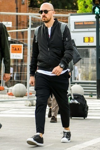 С чем носить серебряный рюкзак мужчине