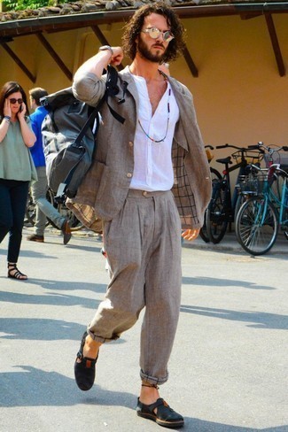 С чем носить серебряный рюкзак мужчине