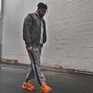 С чем носить серебряный бомбер мужчине