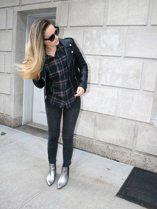 Какие косухи носить с серебряными ботинками челси женщине