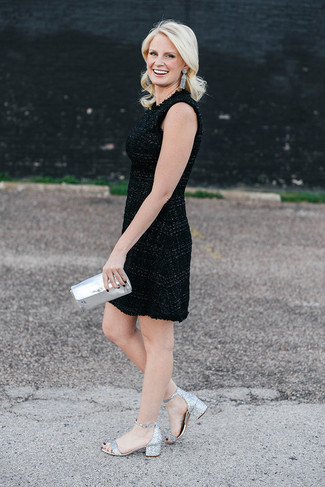 С чем носить серебряные босоножки на каблуке