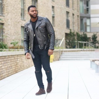 С чем носить серебряную кожаную косуху мужчине