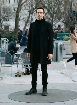 С чем носить серебряные кожаные повседневные ботинки мужчине