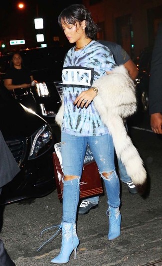 С чем носить серебряную кожаную сумку-саквояж