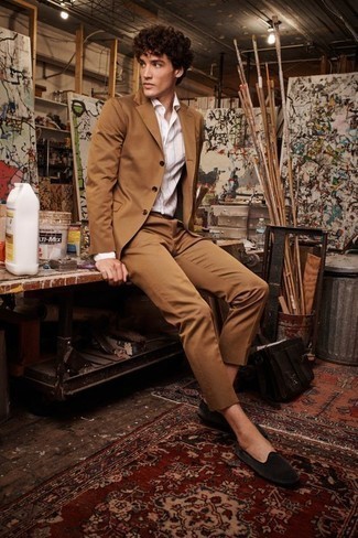 Какие костюмы носить с серебряными лоферами