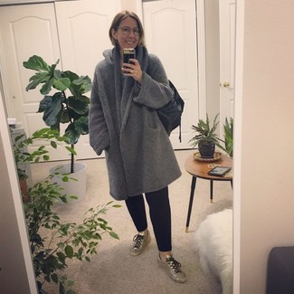 Какое пальто носить с серебряными низкими кедами женщине