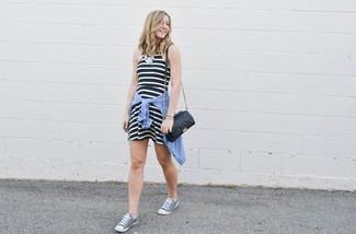 С чем носить серебряные низкие кеды женщине