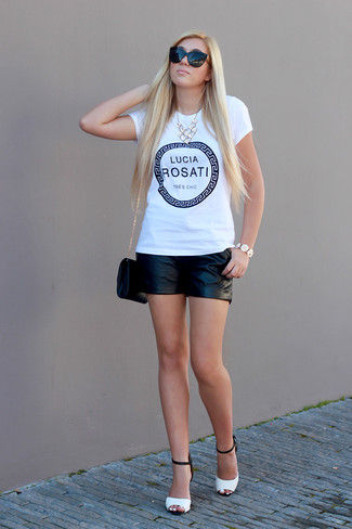 С чем носить серебряное колье