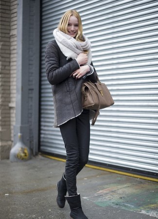 С чем носить серебряную верхнюю одежду женщине