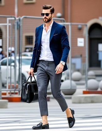 С чем носить серебряные брюки мужчине