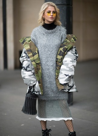 С чем носить серебряную парку женщине