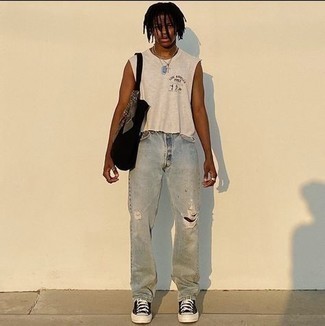 С чем носить серебряную майку с принтом мужчине