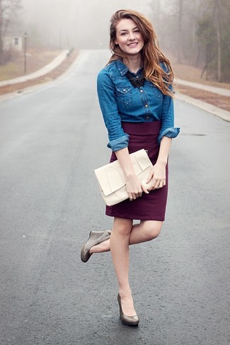 Какие джинсовые рубашки носить с серебряными туфлями