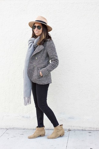 С чем носить серебряный шарф женщине