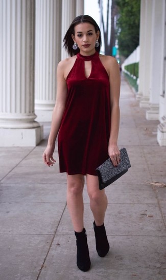 С чем носить серебряный клатч с пайетками