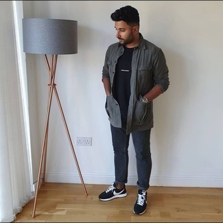 С чем носить серебряную куртку-рубашку мужчине