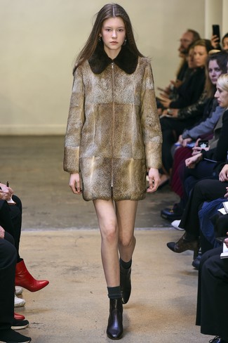 С чем носить серебряные носки женщине