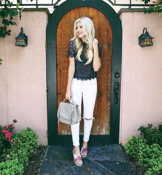 С чем носить серебряную замшевую сумку женщине