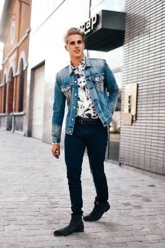 С чем носить серебряные замшевые ботинки челси мужчине