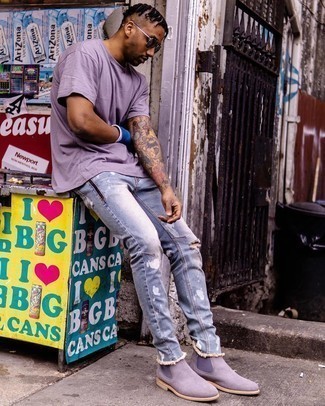 С чем носить серебряные замшевые ботинки челси мужчине