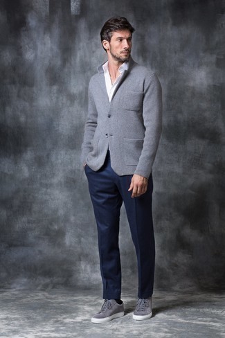 С чем носить серебряные замшевые кеды мужчине