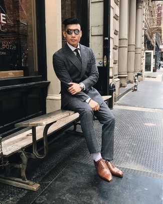 С чем носить серебряные солнцезащитные очки мужчине