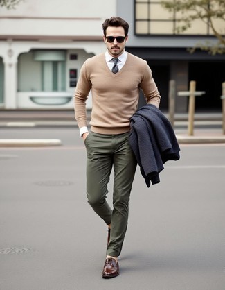 С чем носить серебряный галстук мужчине