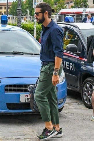 С чем носить серебряную большую сумку мужчине