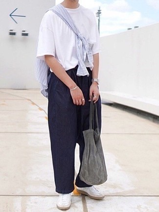 С чем носить серебряную большую сумку мужчине