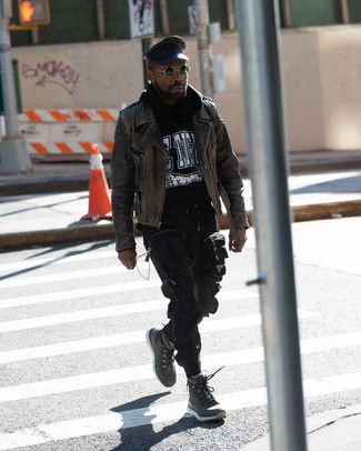 С чем носить серебряные рабочие ботинки мужчине