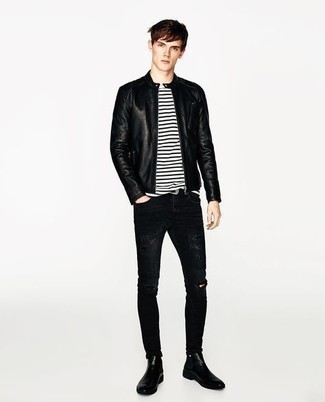 Как носить зауженные джинсы с бомбером мужчине