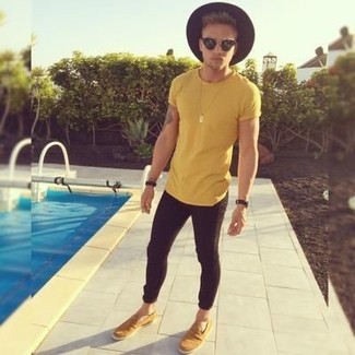 Как носить зауженные джинсы с эспадрильями мужчине