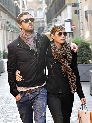 Как носить зауженные джинсы с ветровкой мужчине