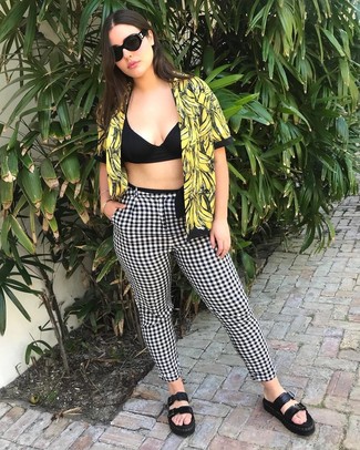 С чем носить узкие брюки