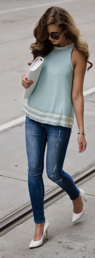 Как носить топ без рукавов с джинсами