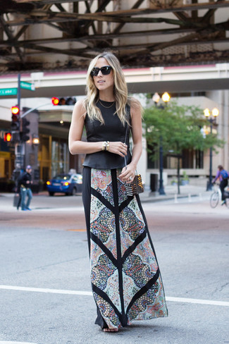 Как носить топ без рукавов с длинной юбкой