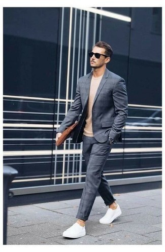 Как носить слипоны с костюмом