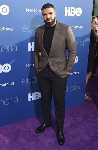 С чем носить ботинки челси со змеиным рисунком мужчине