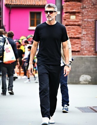 С чем носить кеды за 50 лет мужчине