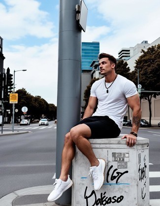 С чем носить кеды мужчине в спортивном стиле