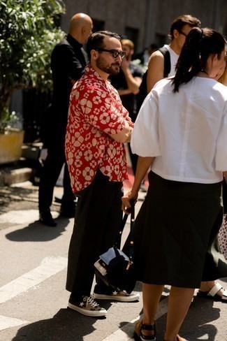 С чем носить кеды со звездами мужчине