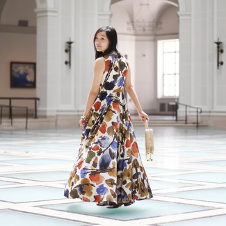 С чем носить соломенную сумочку